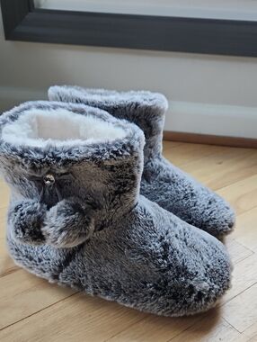 Plush Grey Fuzzy Pom-Pom Slipper Boots